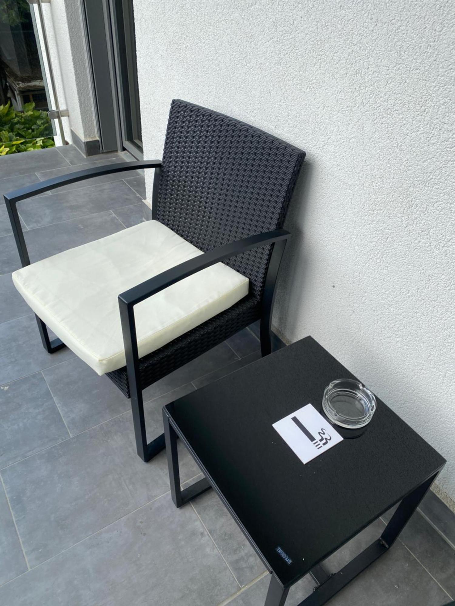 Modern Living In * Budapeste