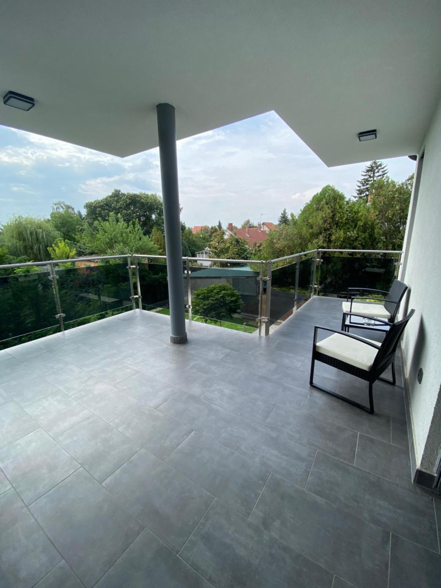 Modern Living In Apartman