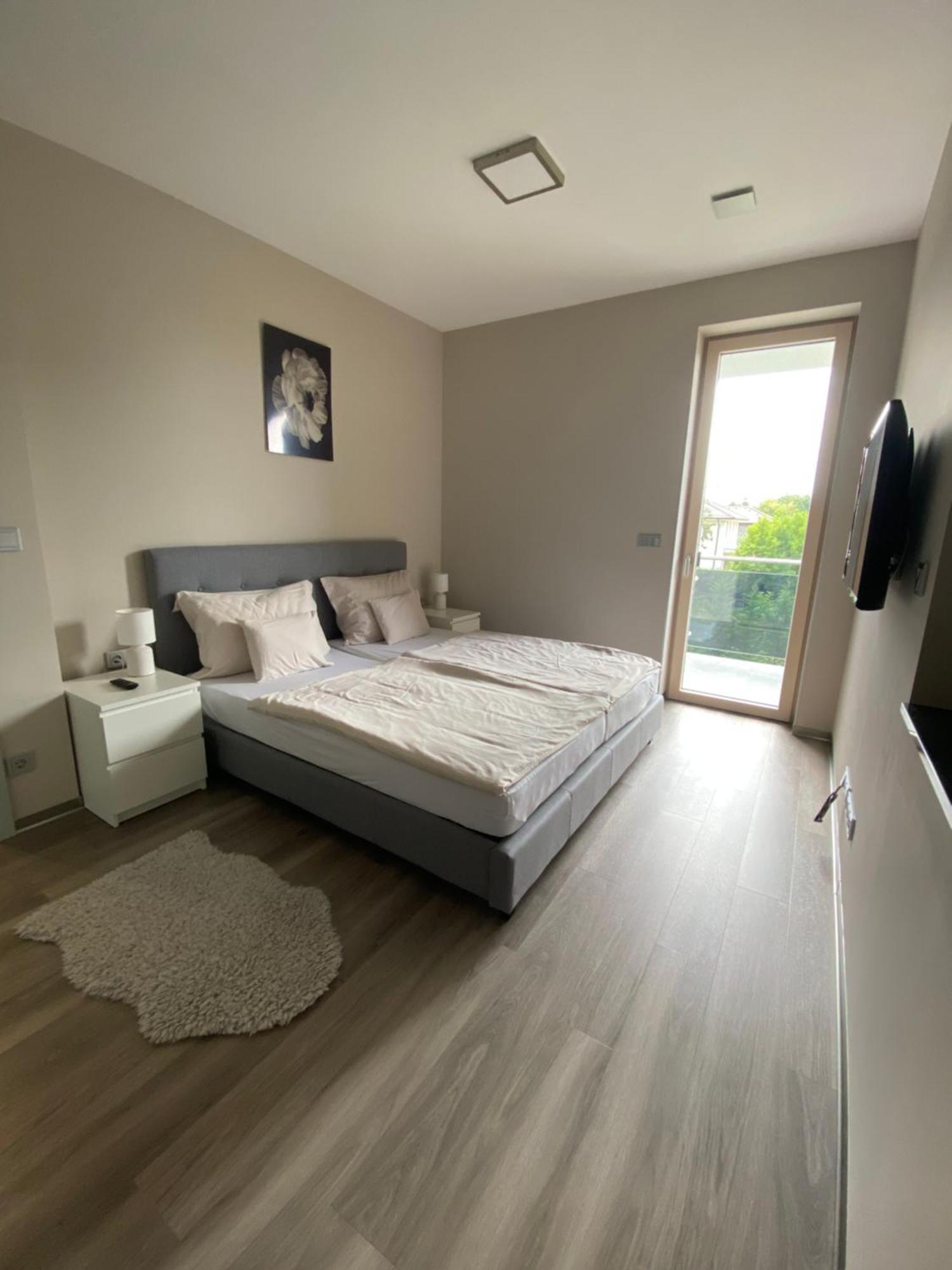 Modern Living In Apartman